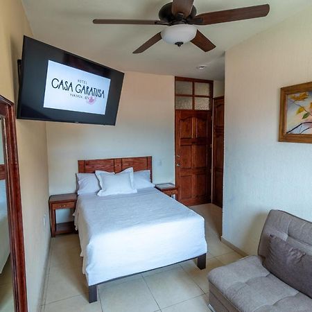 Hotel Casa Garatusa Yuriria Bagian luar foto