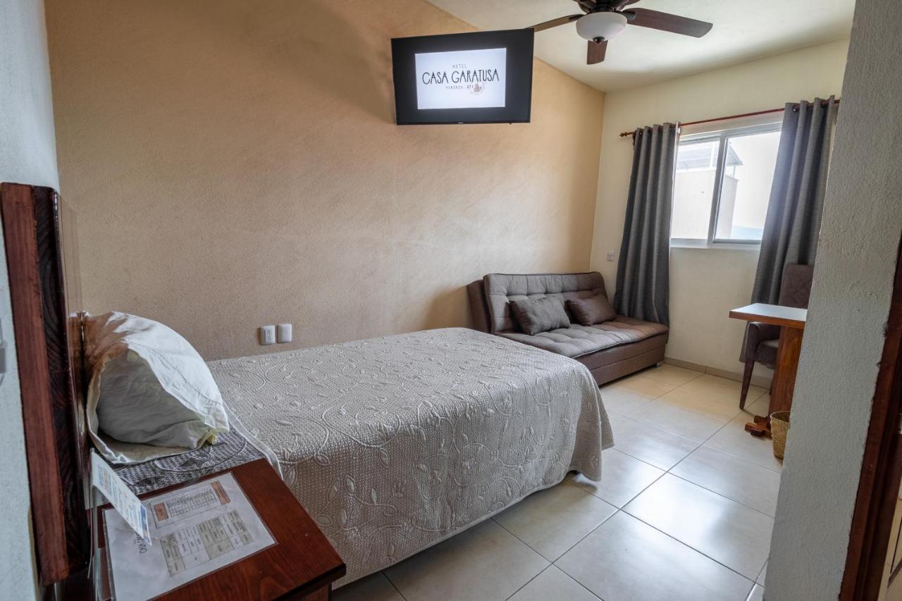 Hotel Casa Garatusa Yuriria Bagian luar foto