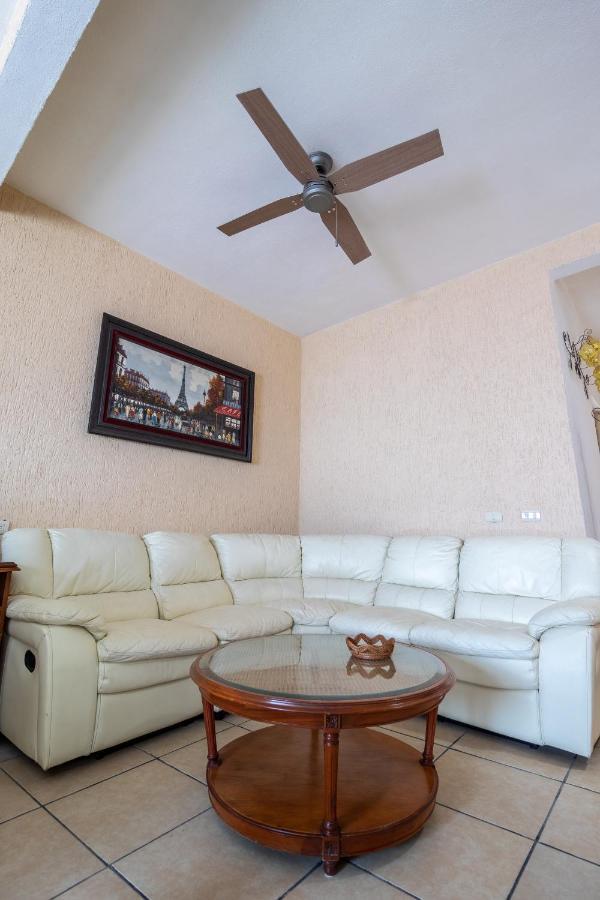 Hotel Casa Garatusa Yuriria Bagian luar foto